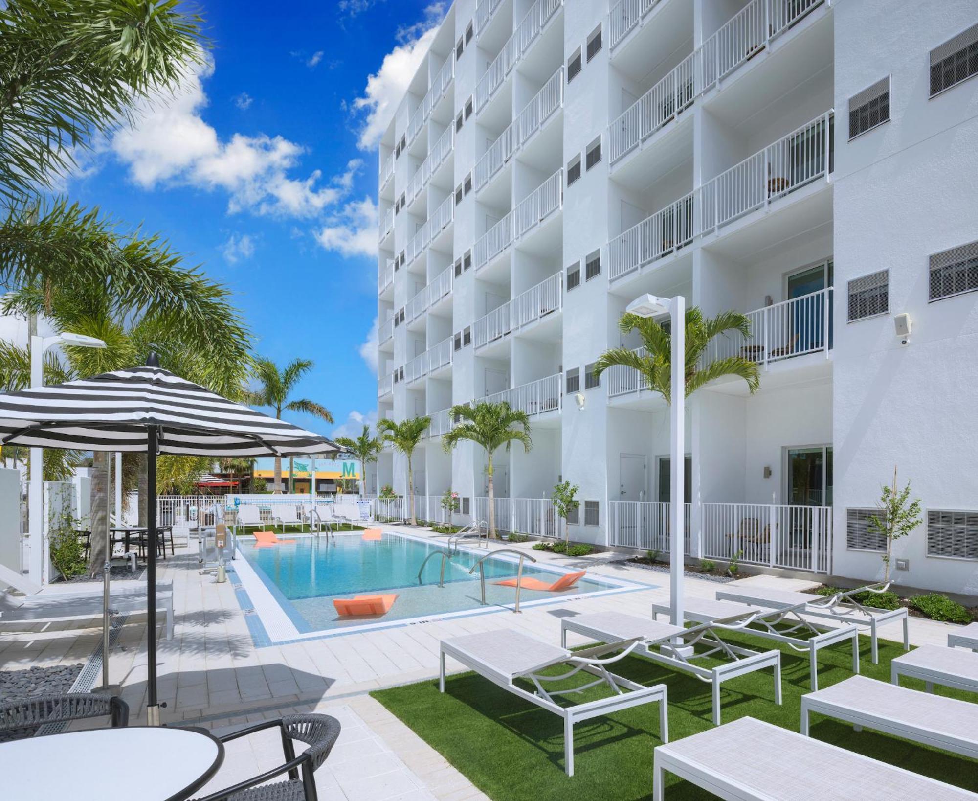 Mint House St. Petersburg - Downtown Aparthotel Ngoại thất bức ảnh